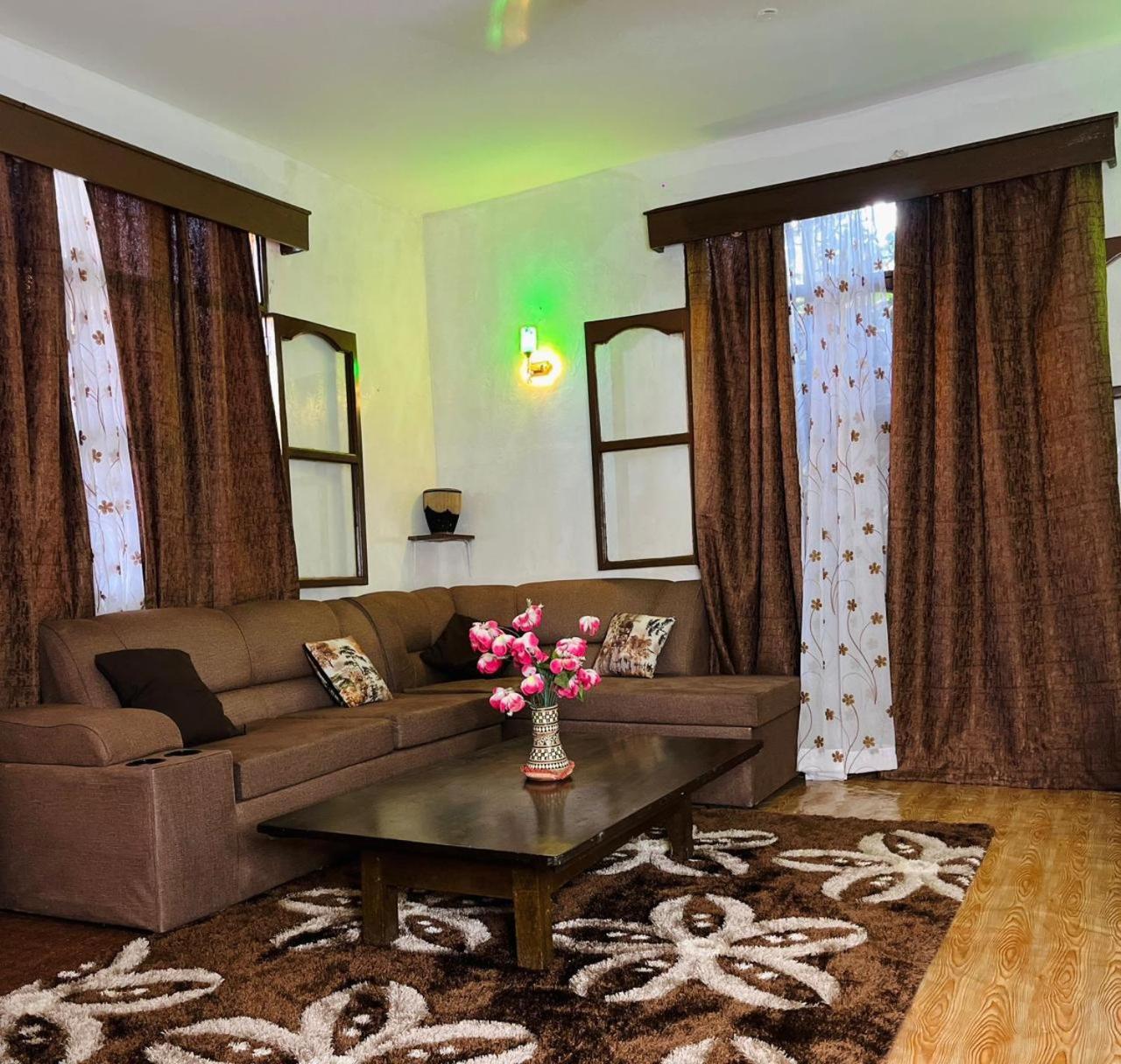 Akogo House - Bnb , Hostel, Backpackers & Volunteer Center Μομπάσα Εξωτερικό φωτογραφία