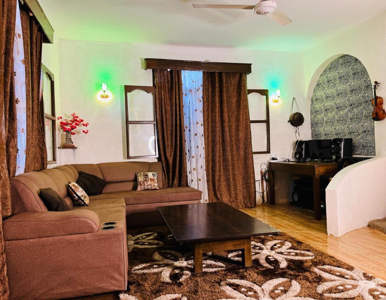 Akogo House - Bnb , Hostel, Backpackers & Volunteer Center Μομπάσα Εξωτερικό φωτογραφία