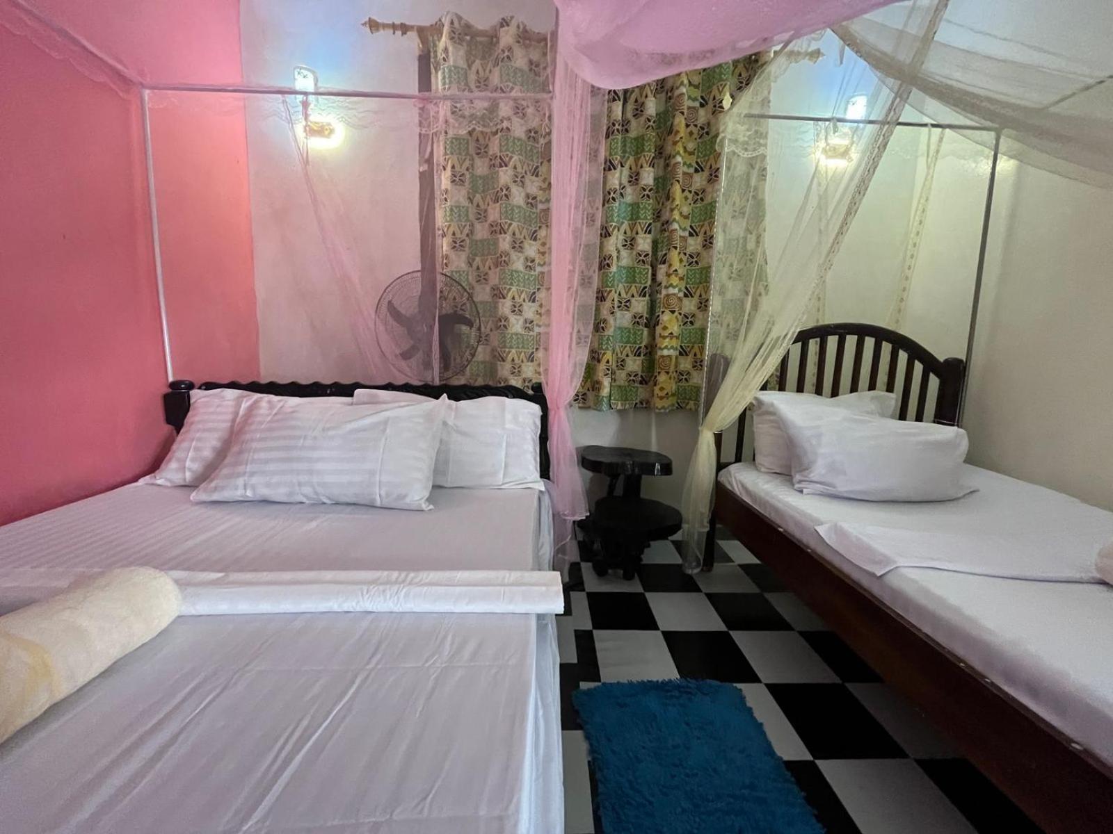 Akogo House - Bnb , Hostel, Backpackers & Volunteer Center Μομπάσα Εξωτερικό φωτογραφία