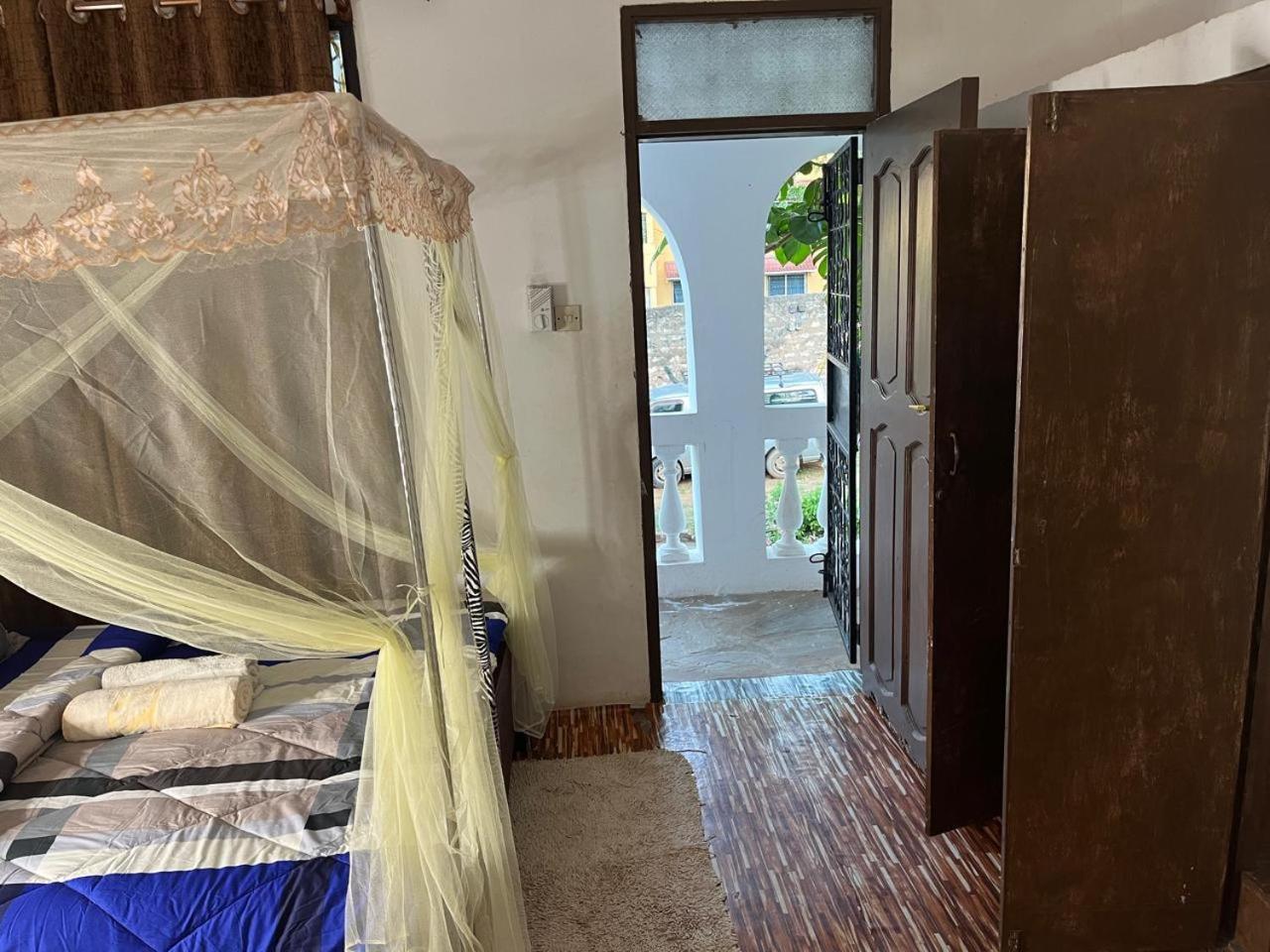 Akogo House - Bnb , Hostel, Backpackers & Volunteer Center Μομπάσα Εξωτερικό φωτογραφία