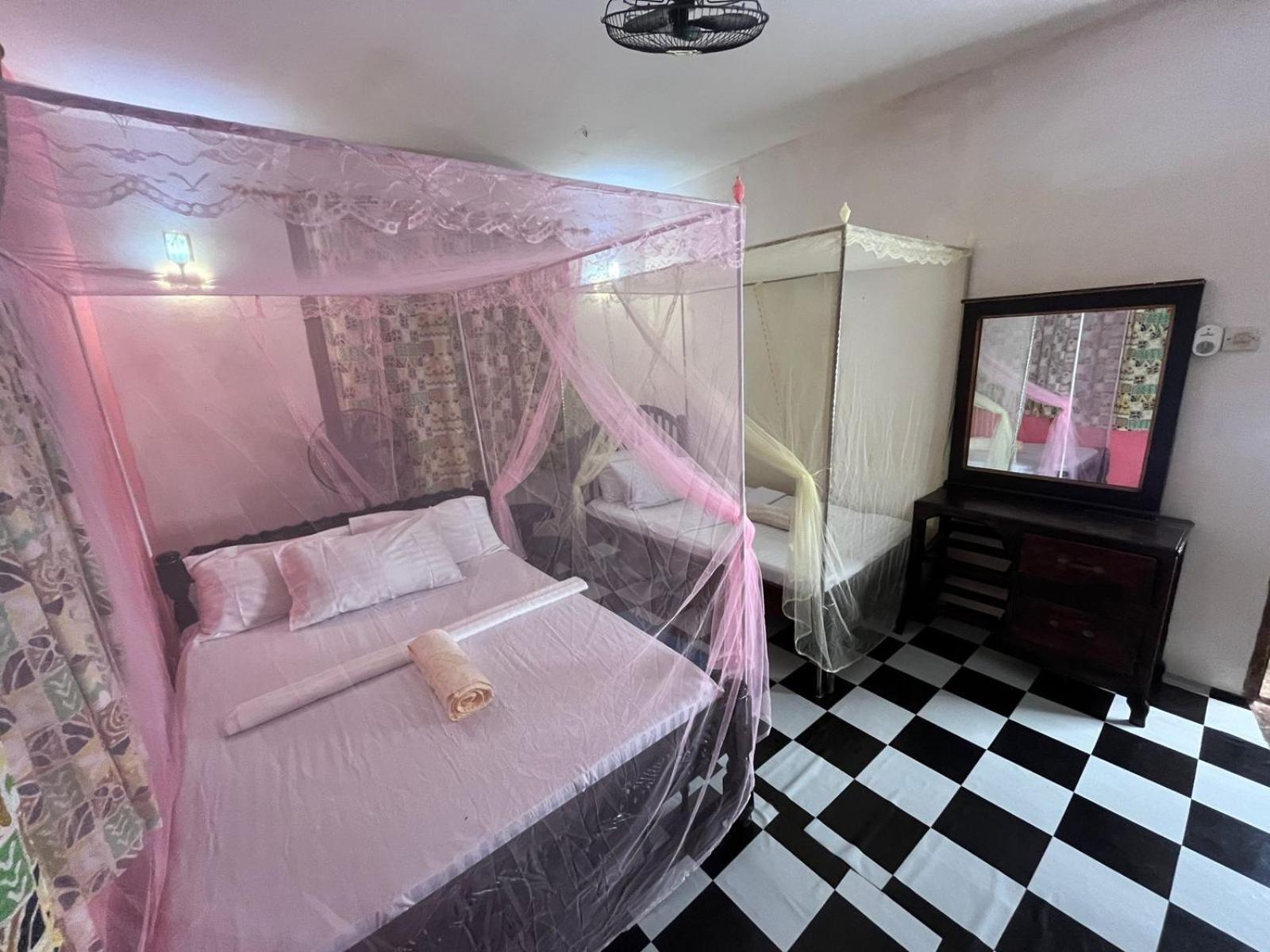 Akogo House - Bnb , Hostel, Backpackers & Volunteer Center Μομπάσα Εξωτερικό φωτογραφία