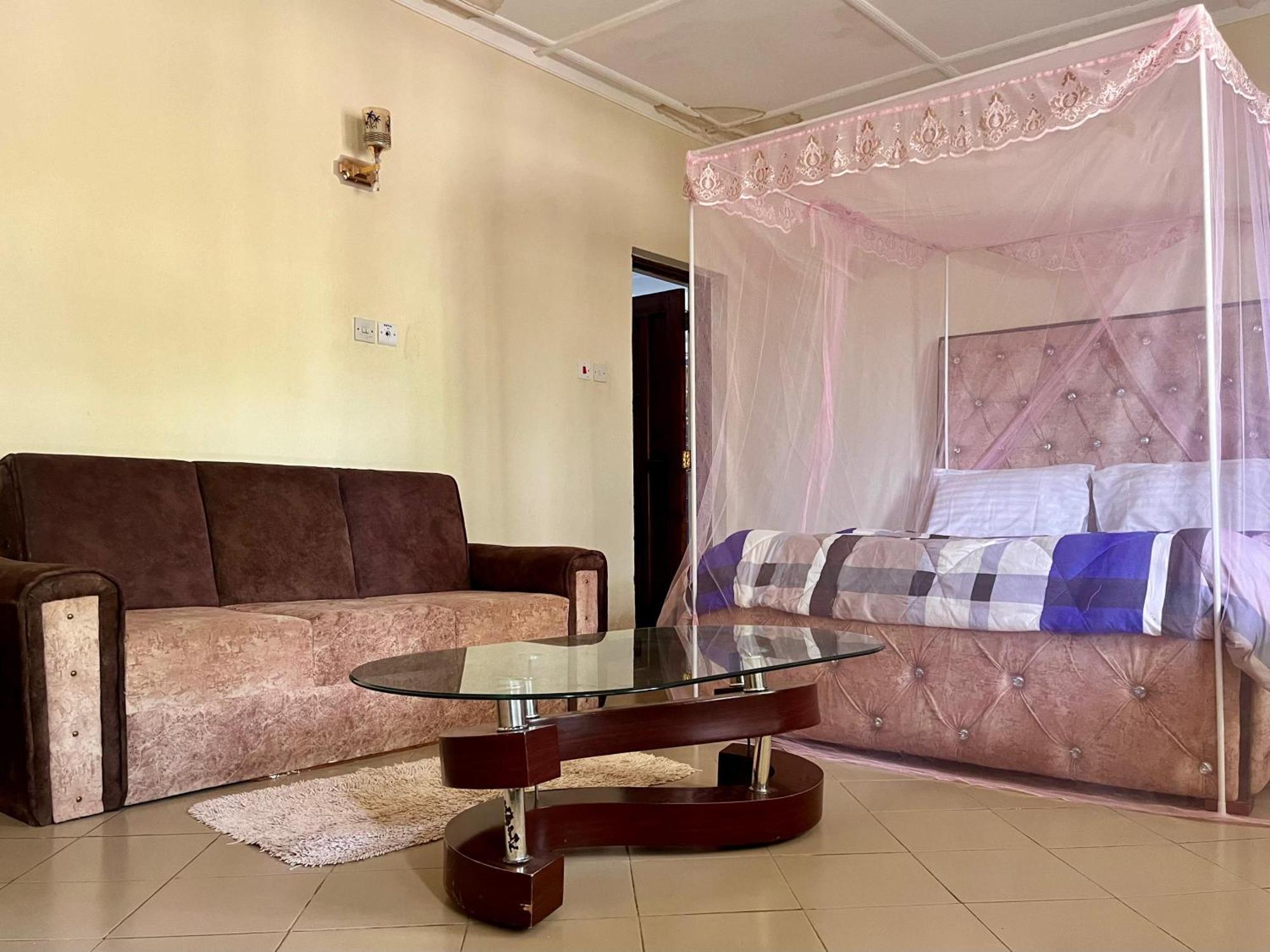 Akogo House - Bnb , Hostel, Backpackers & Volunteer Center Μομπάσα Εξωτερικό φωτογραφία