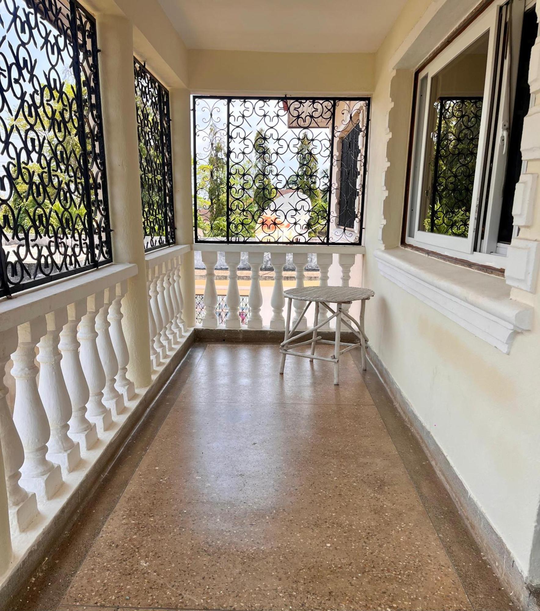 Akogo House - Bnb , Hostel, Backpackers & Volunteer Center Μομπάσα Εξωτερικό φωτογραφία