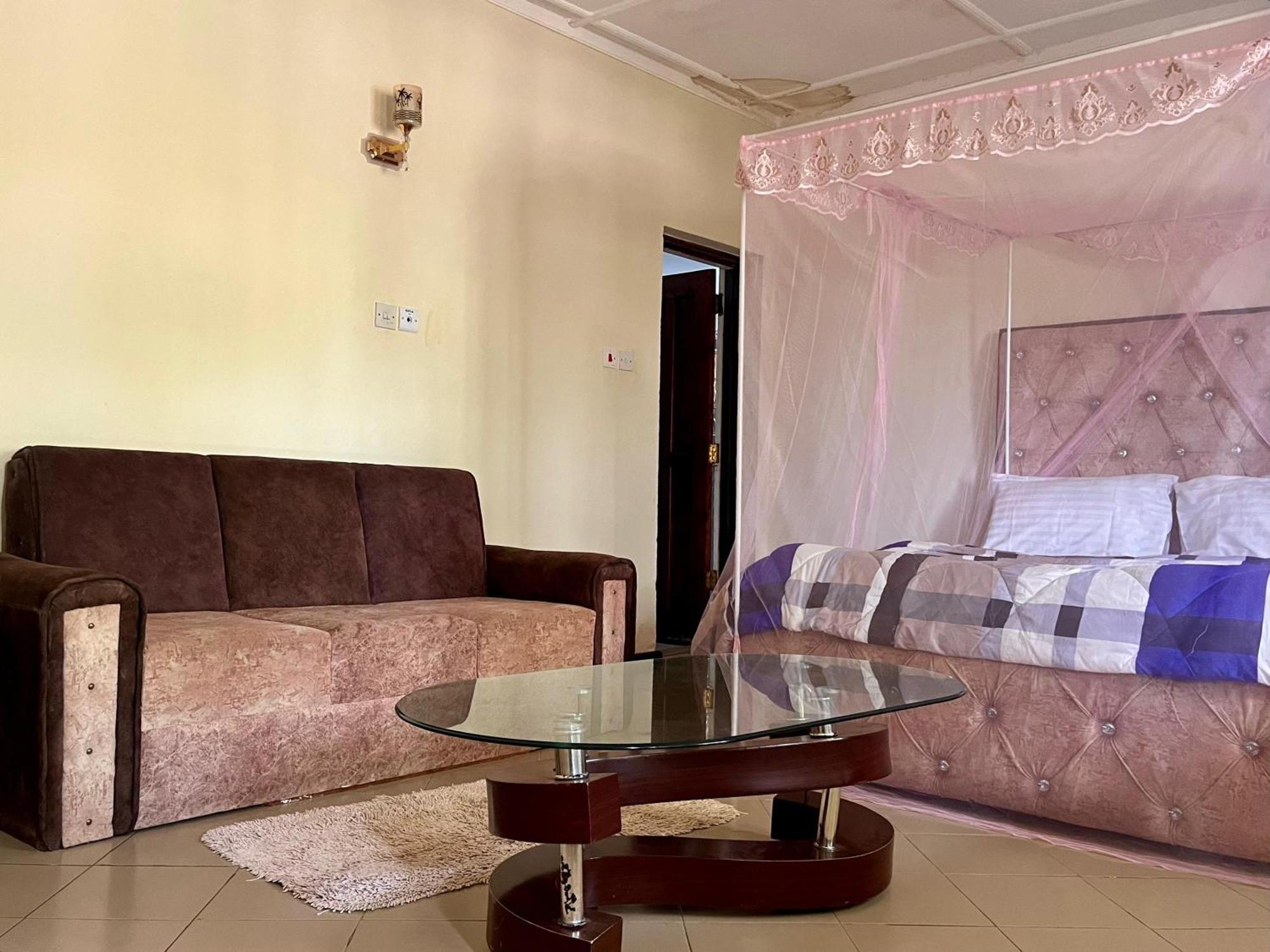 Akogo House - Bnb , Hostel, Backpackers & Volunteer Center Μομπάσα Εξωτερικό φωτογραφία