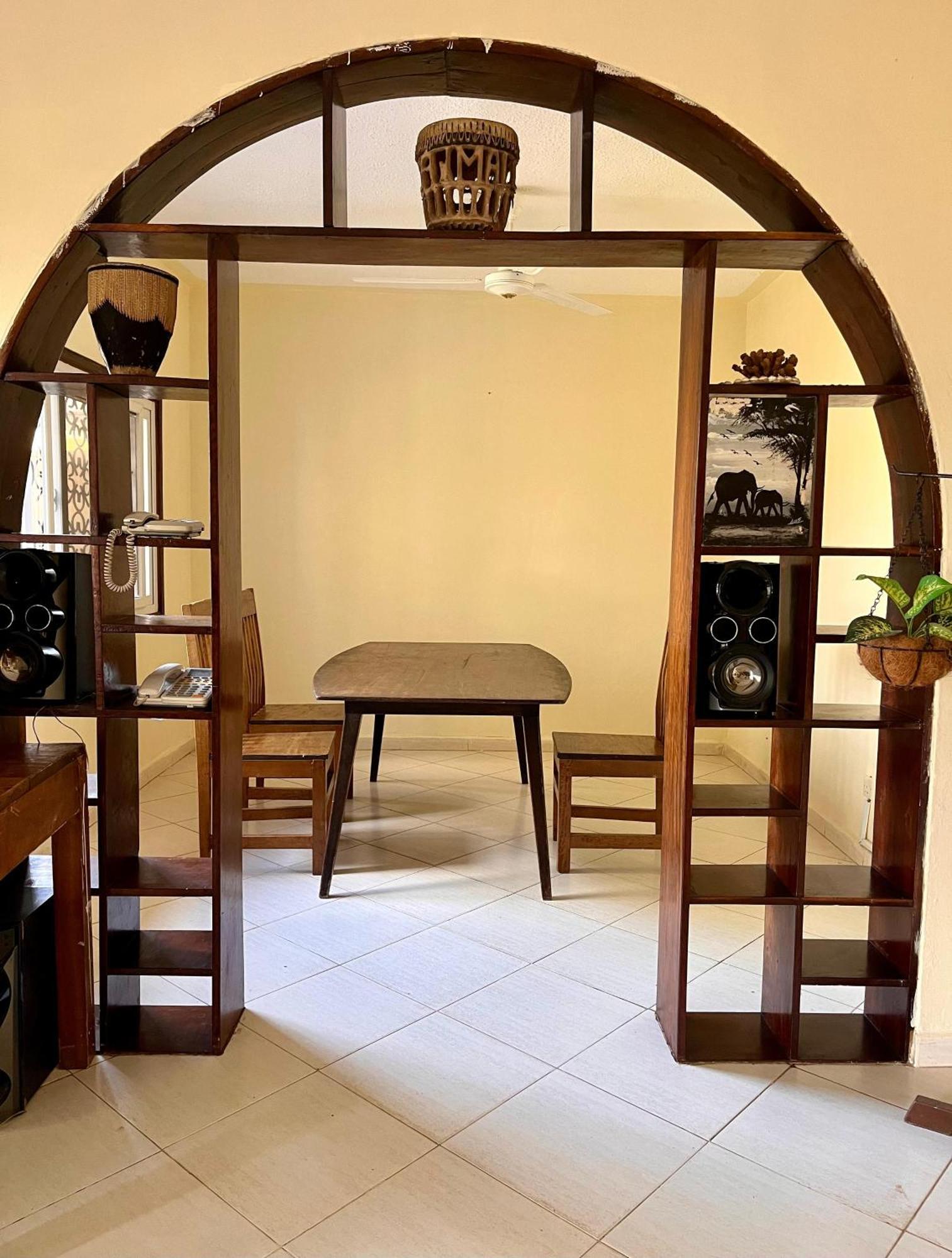 Akogo House - Bnb , Hostel, Backpackers & Volunteer Center Μομπάσα Εξωτερικό φωτογραφία