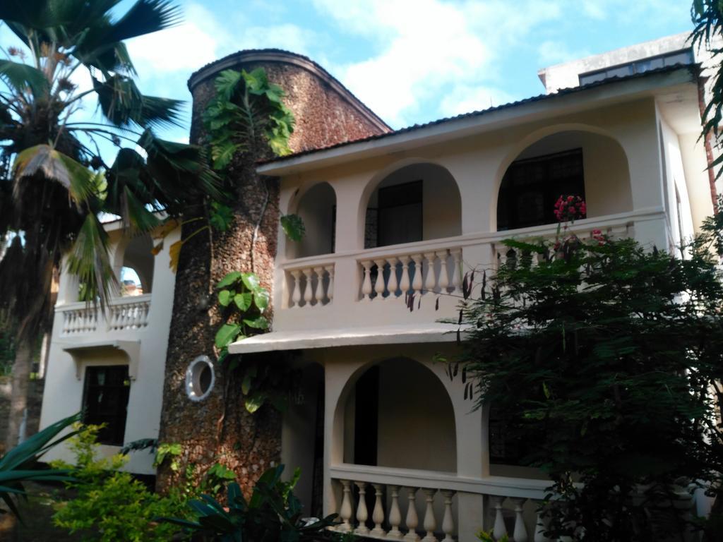 Akogo House - Bnb , Hostel, Backpackers & Volunteer Center Μομπάσα Εξωτερικό φωτογραφία