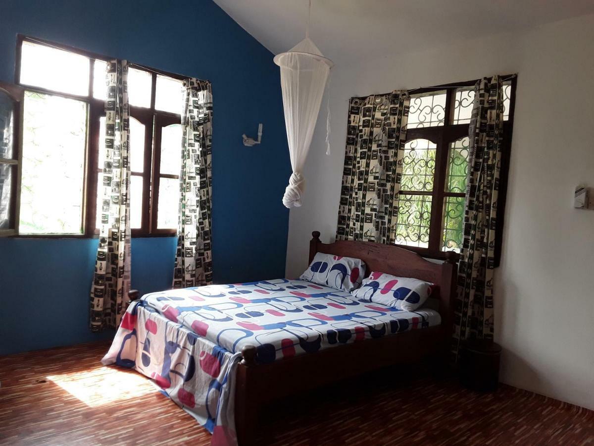 Akogo House - Bnb , Hostel, Backpackers & Volunteer Center Μομπάσα Εξωτερικό φωτογραφία